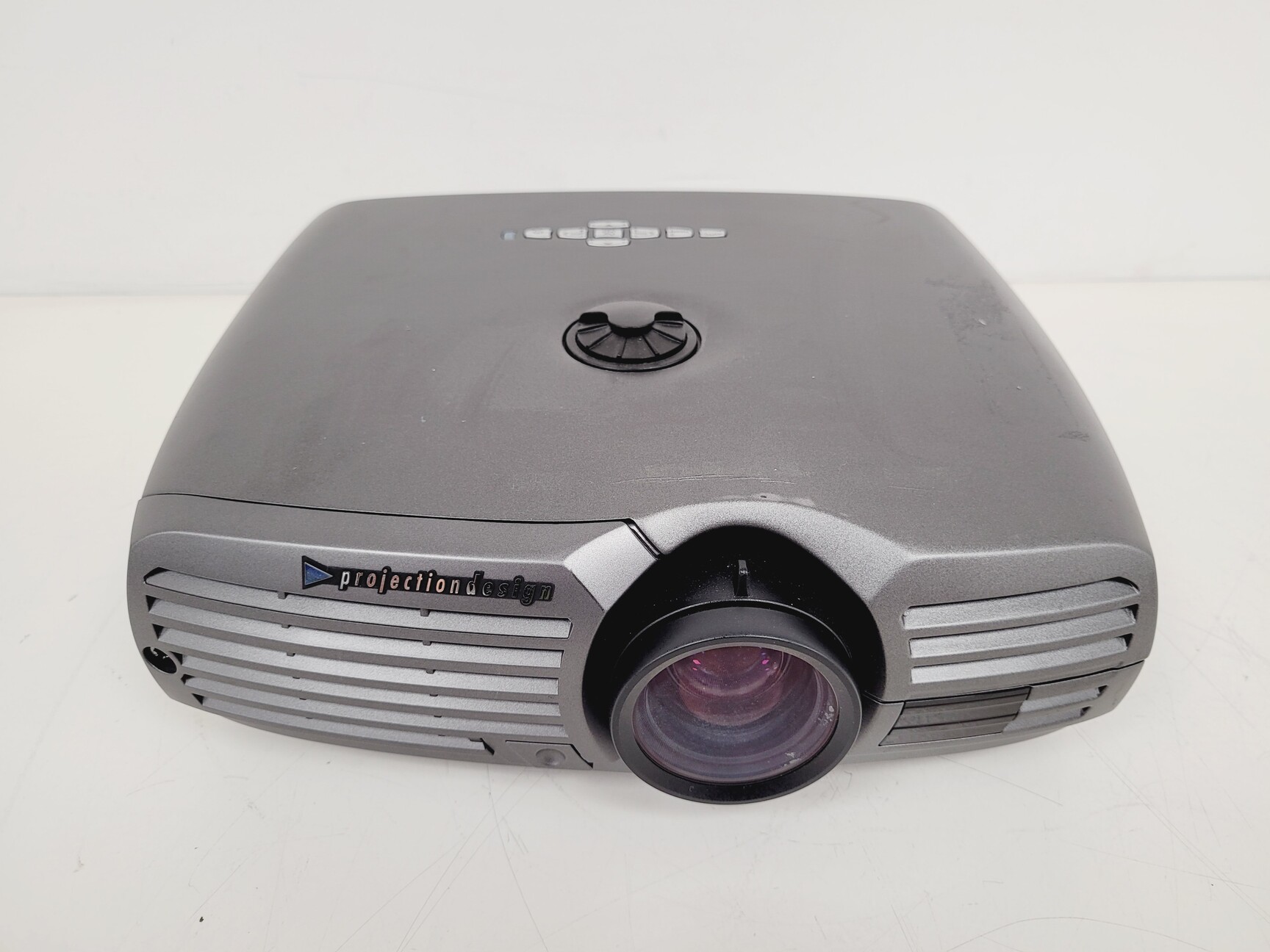 Image of Projection Design evo22 SX+ Zoom GP2 Projector Vanquish Grey