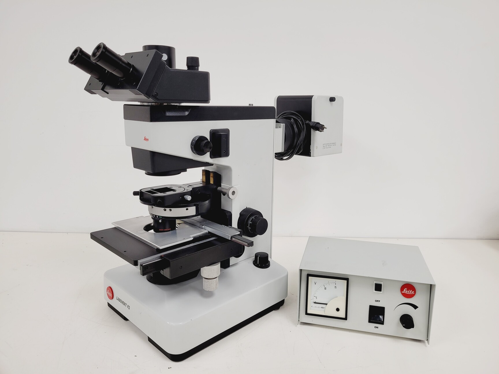 Image of Leitz Labovert FS Inverted Microscope with Light Source and 3 x Objectives Lab