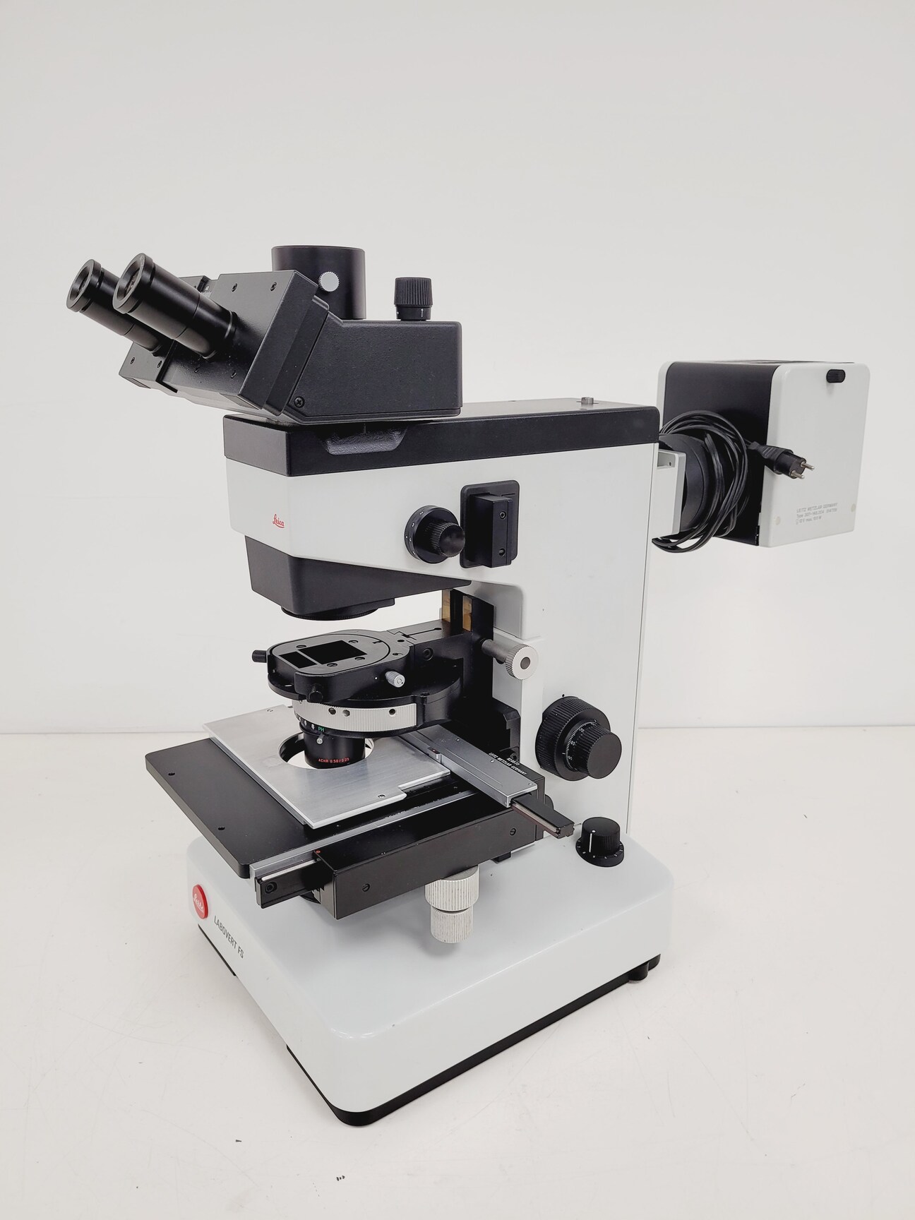 Image of Leitz Labovert FS Inverted Microscope with Light Source and 3 x Objectives Lab