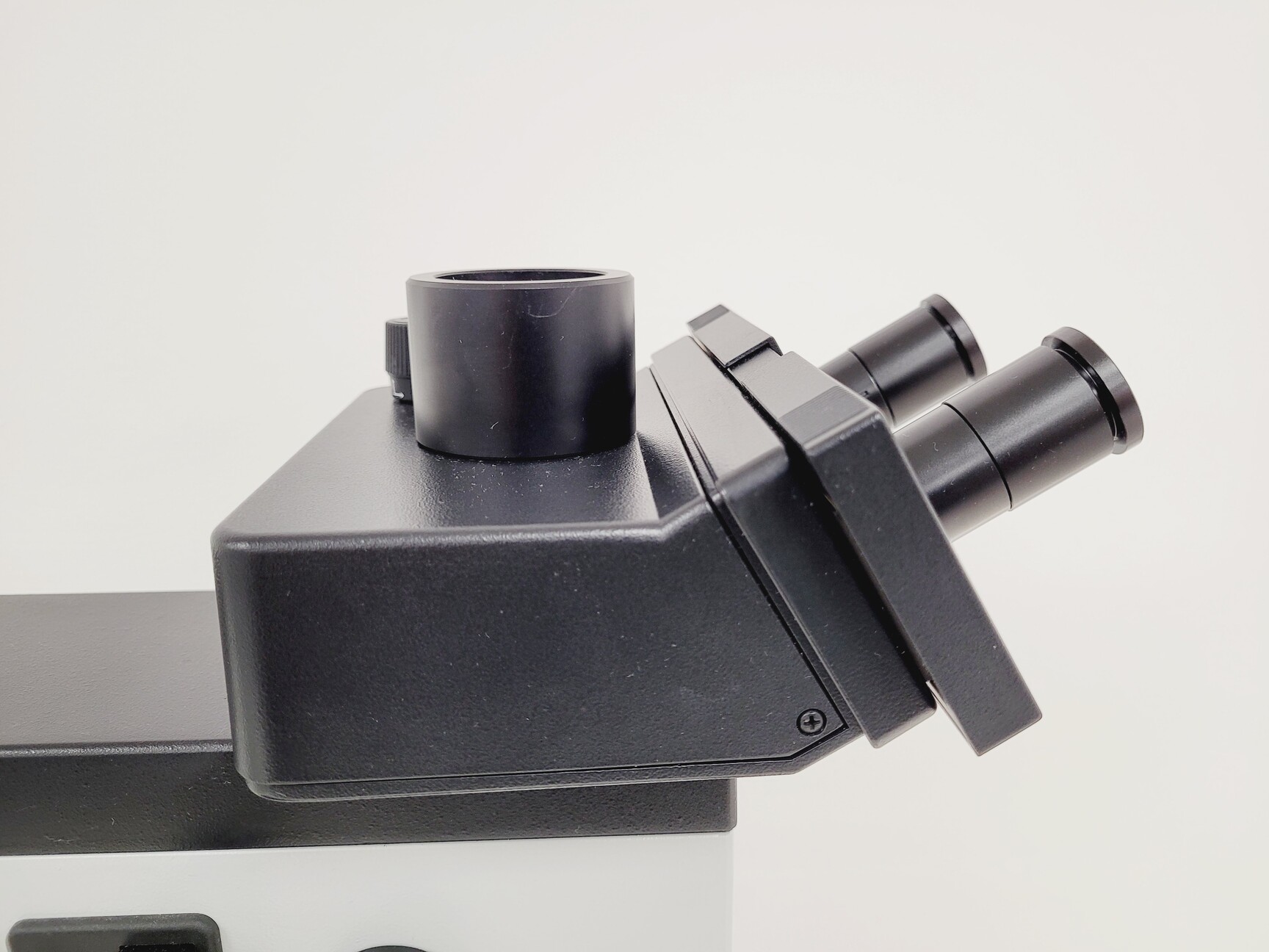 Image of Leitz Labovert FS Inverted Microscope with Light Source and 3 x Objectives Lab