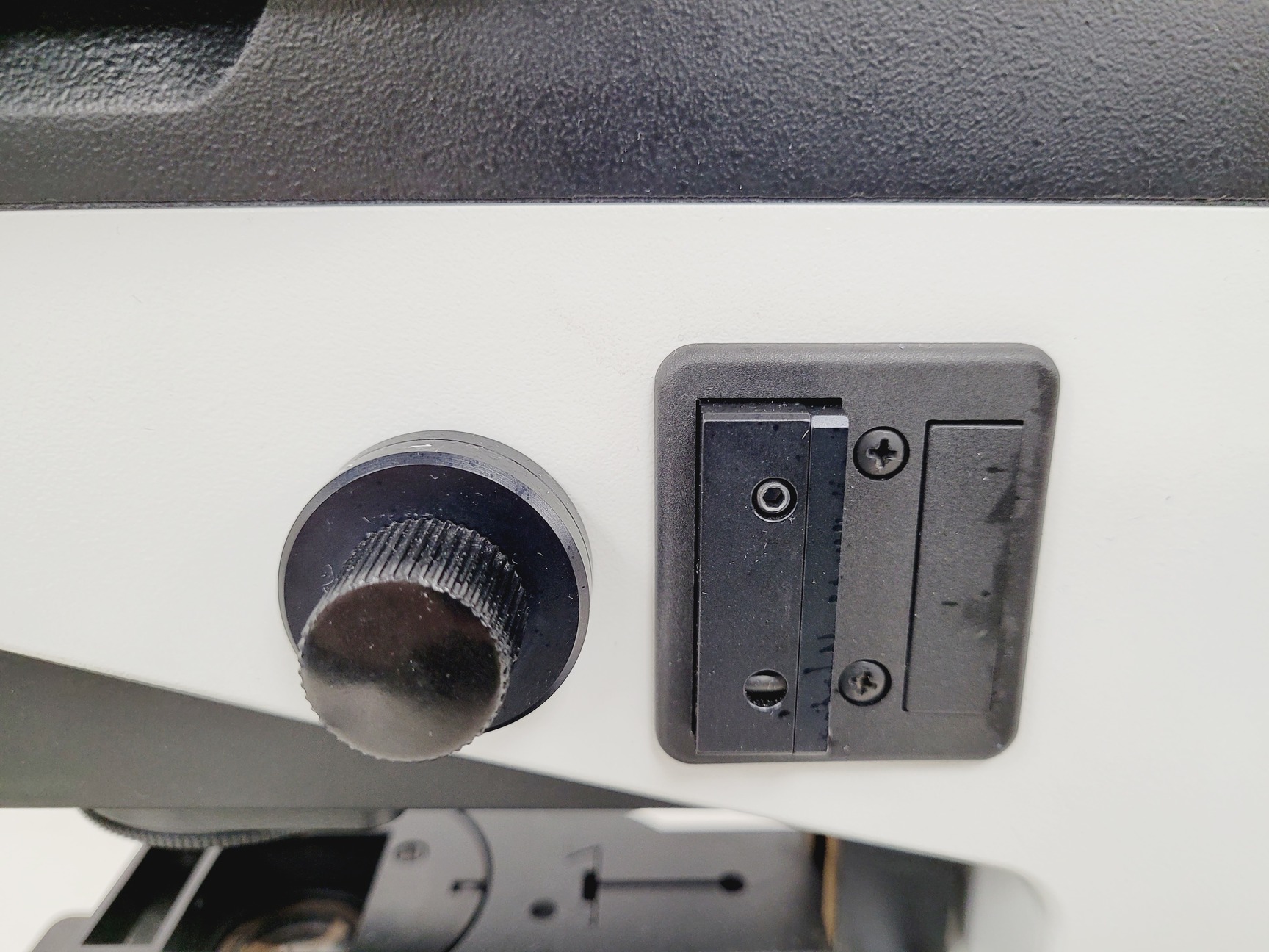 Image of Leitz Labovert FS Inverted Microscope with Light Source and 3 x Objectives Lab