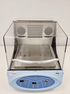 Thumbnail image of Thermo Scientific MAXQ 4000 Incubator Shaker Lab SHKE4000-1CE