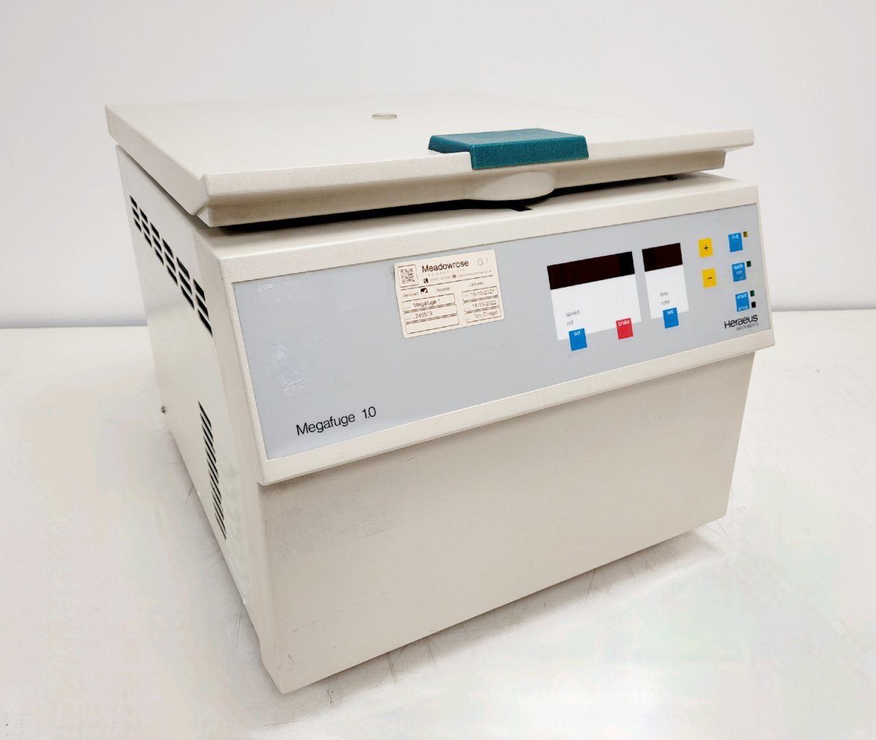 Image of Heraeus Instruments Megafuge 1.0 Centrifuge with 2800rpm Swinging Bucket Rotor 