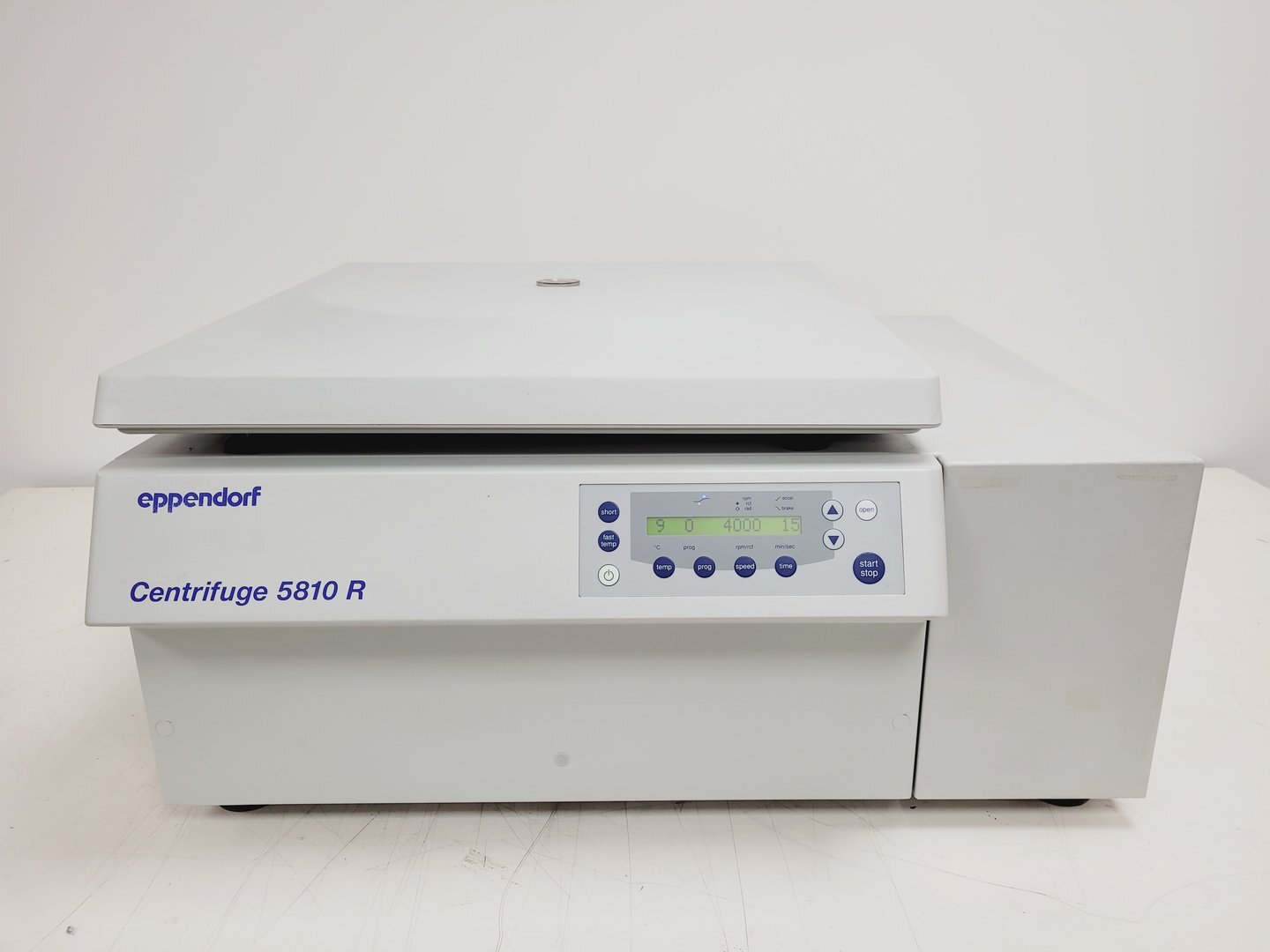 Image of Eppendorf 5810R Refrigerated Laboratory Centrifuge Lab