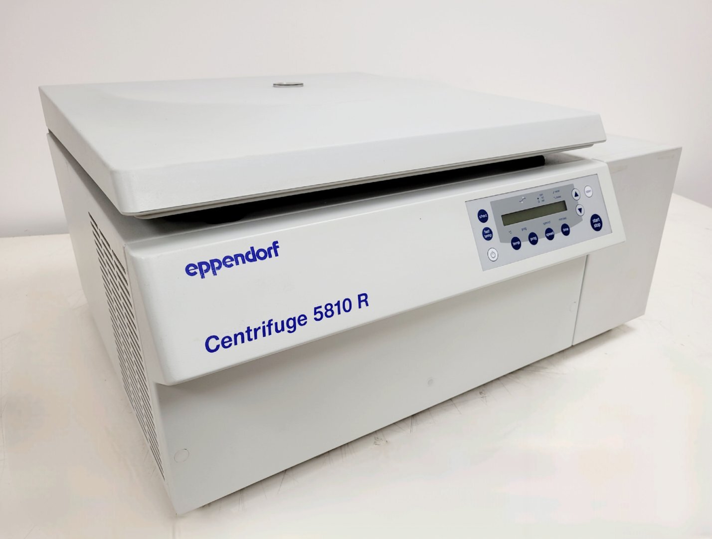 Image of Eppendorf 5810R Refrigerated Laboratory Centrifuge Lab