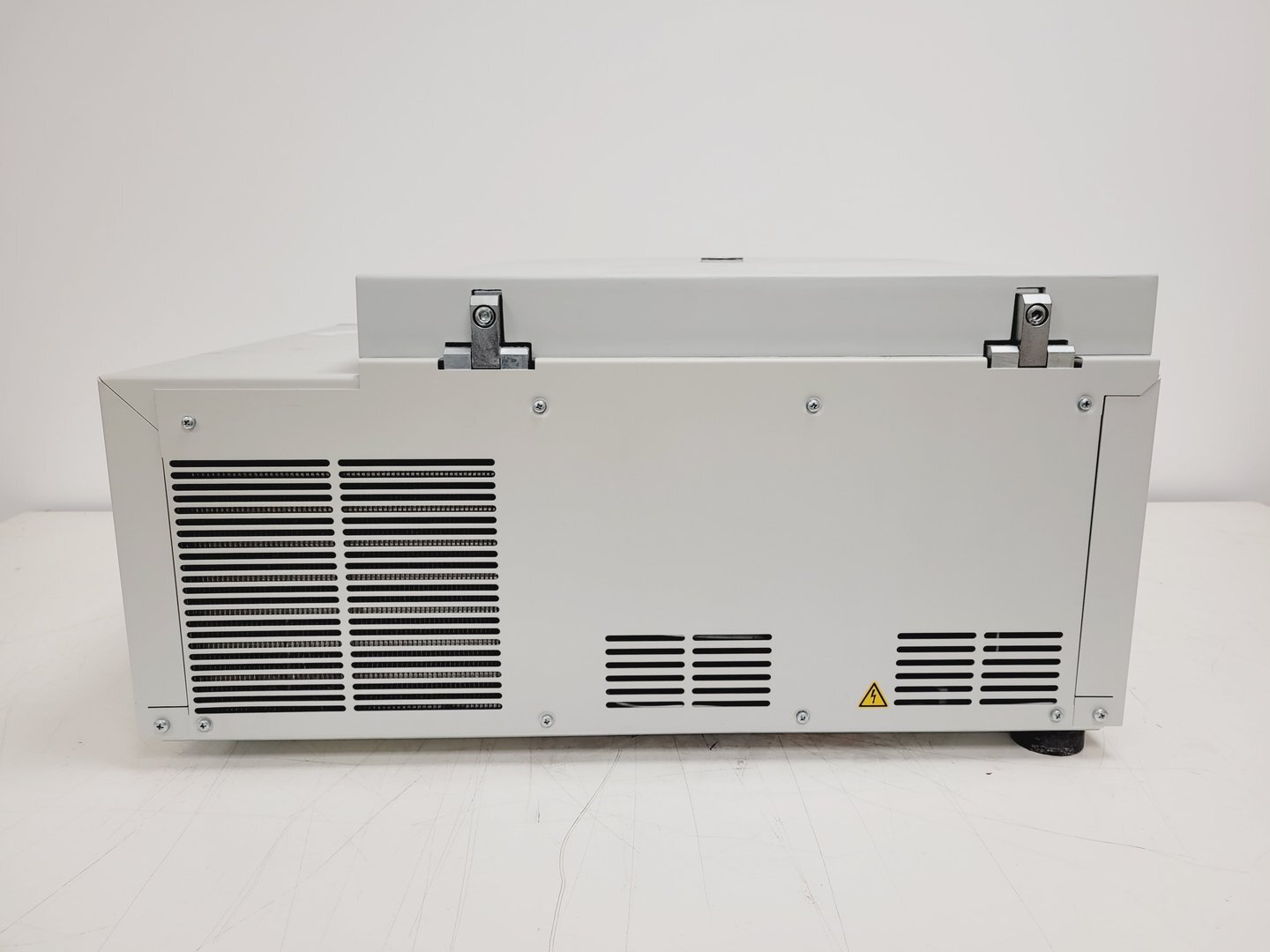 Image of Eppendorf 5810R Refrigerated Laboratory Centrifuge Lab