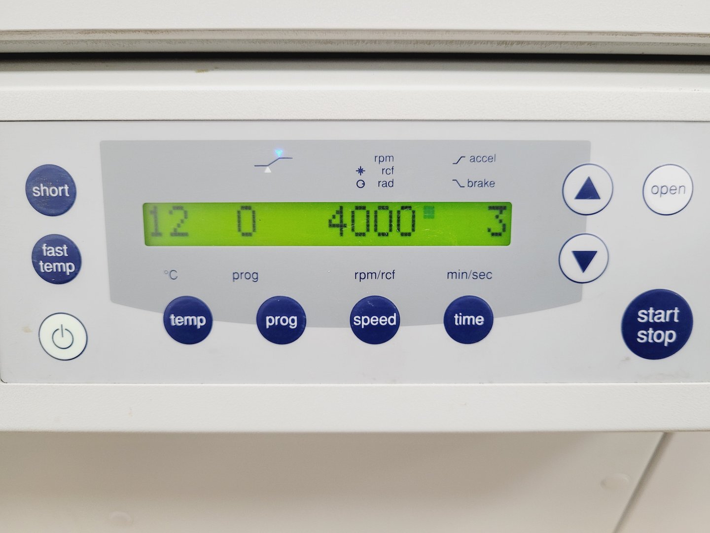 Image of Eppendorf Model 5810R Refrigerated Laboratory Centrifuge Lab
