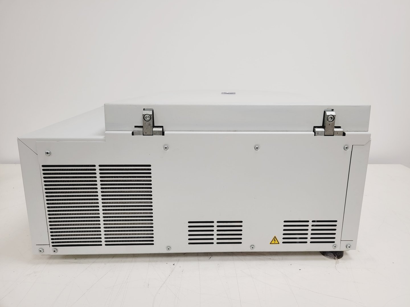Image of Eppendorf Model 5810R Refrigerated Laboratory Centrifuge Lab