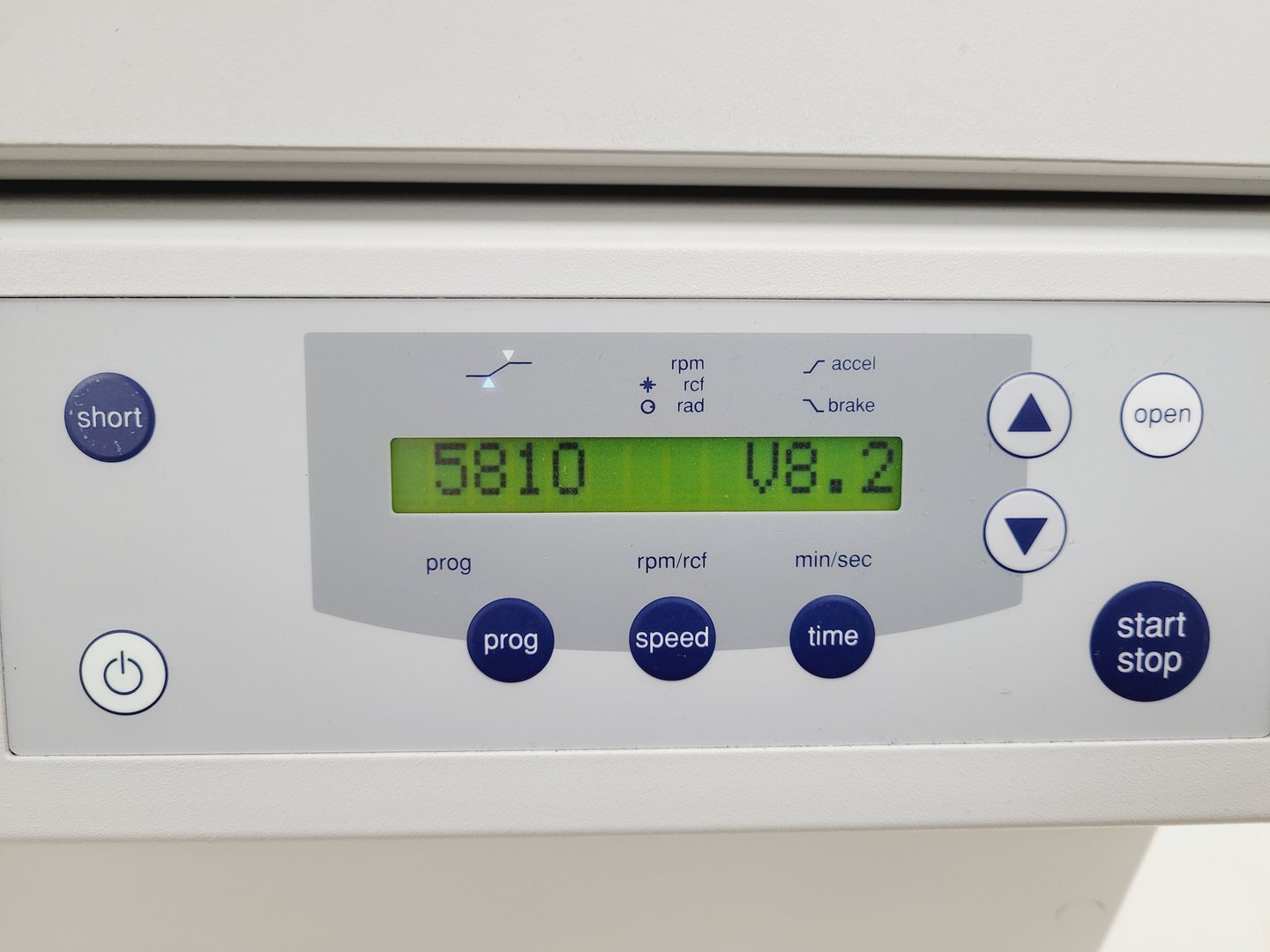 Image of Eppendorf 5810 Benchtop Laboratory Centrifuge with 4000rpm Rotor Lab