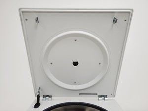 Thumbnail image of Eppendorf 5810 Benchtop Laboratory Centrifuge with 4000rpm Rotor Lab