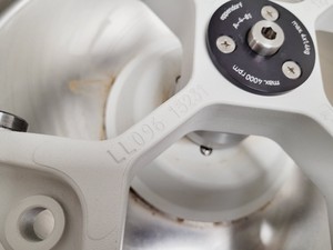 Thumbnail image of Eppendorf 5810 Benchtop Laboratory Centrifuge with 4000rpm Rotor Lab