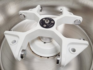 Thumbnail image of Eppendorf 5810 Benchtop Laboratory Centrifuge with 4000rpm Rotor Lab