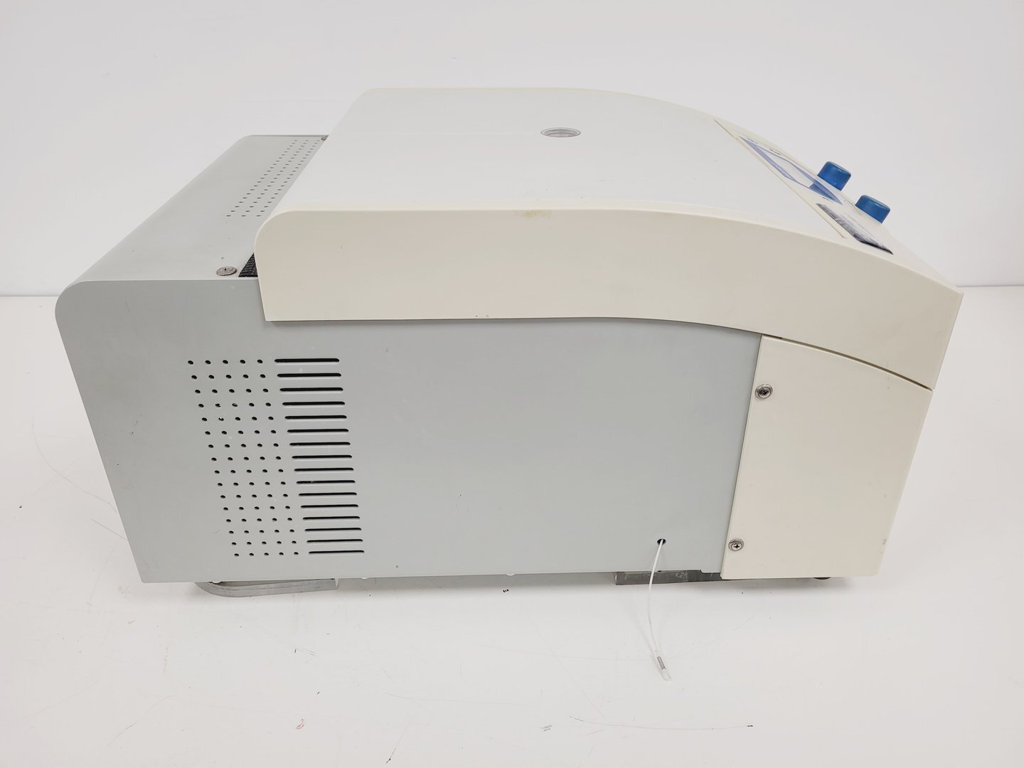 Image of Sigma 1-15K Refrigerated Benchtop Centrifuge Lab