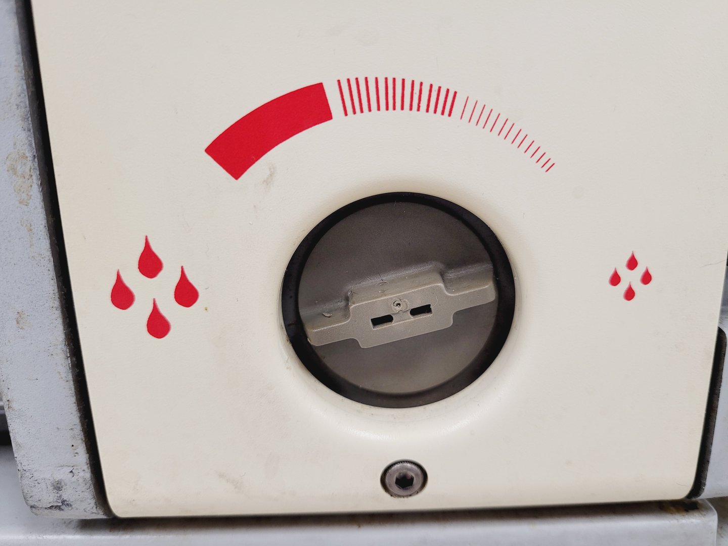 Image of Edwards 5 Rotary Vane Vacuum Pump RV5 Lab