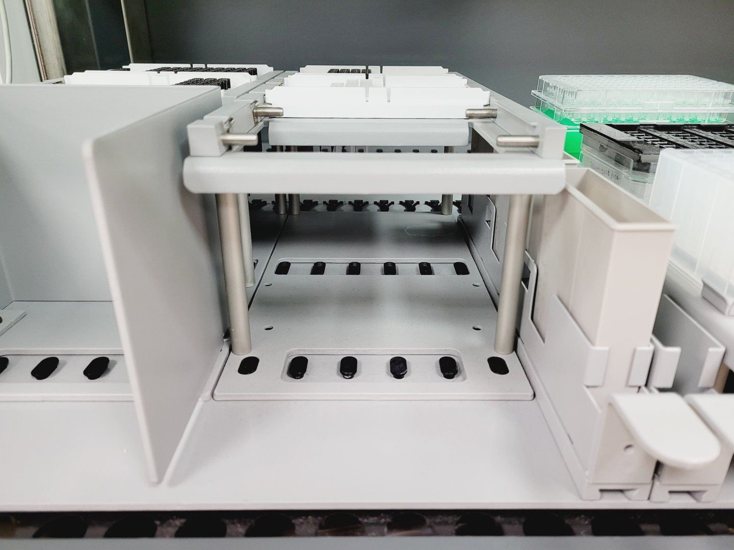 Image of Tecan Freedom Evo-2 200 Base Liquid Handler Evoware with Stand