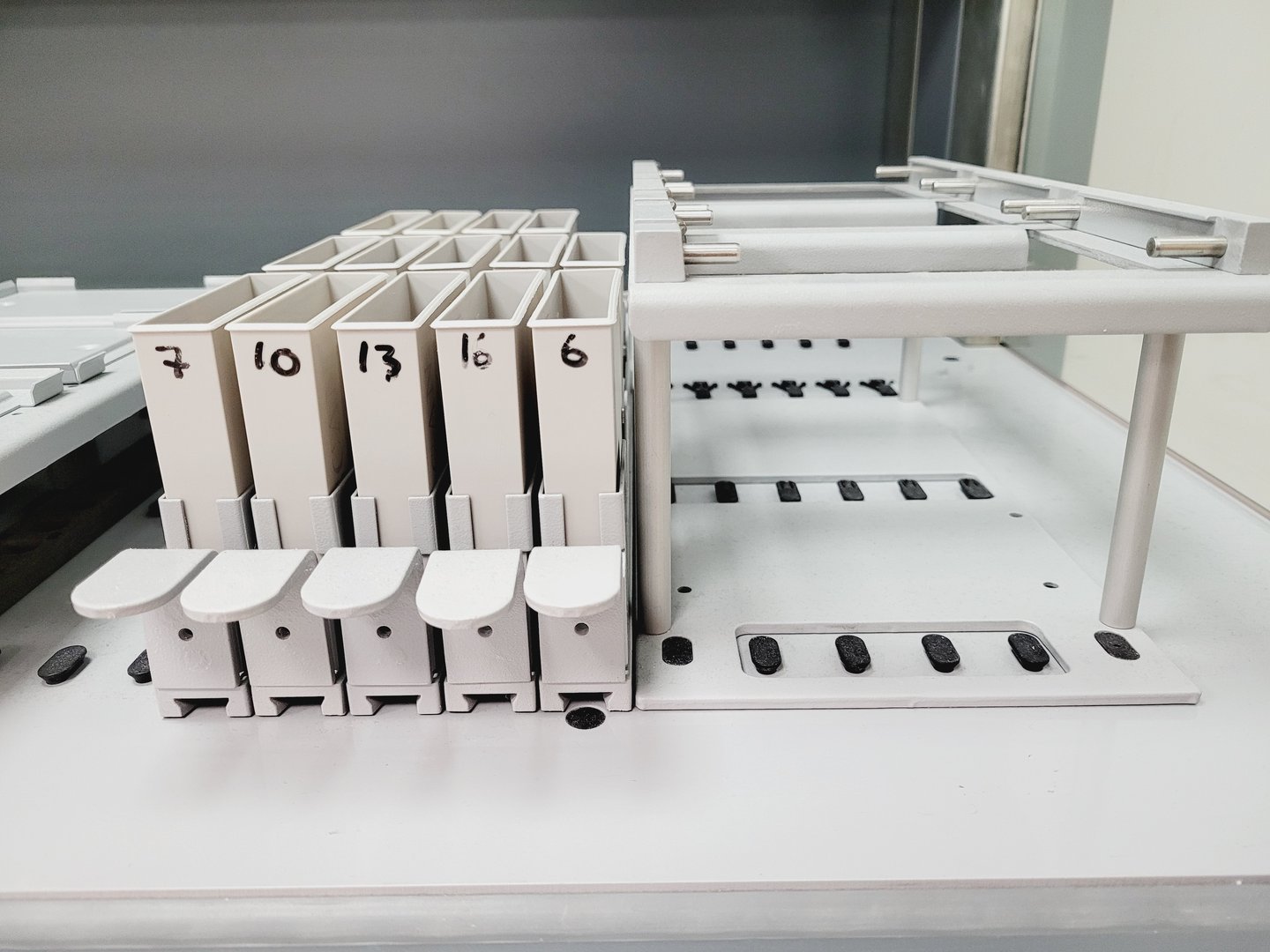 Image of Tecan Freedom Evo-2 200 Base Liquid Handler Evoware with Stand