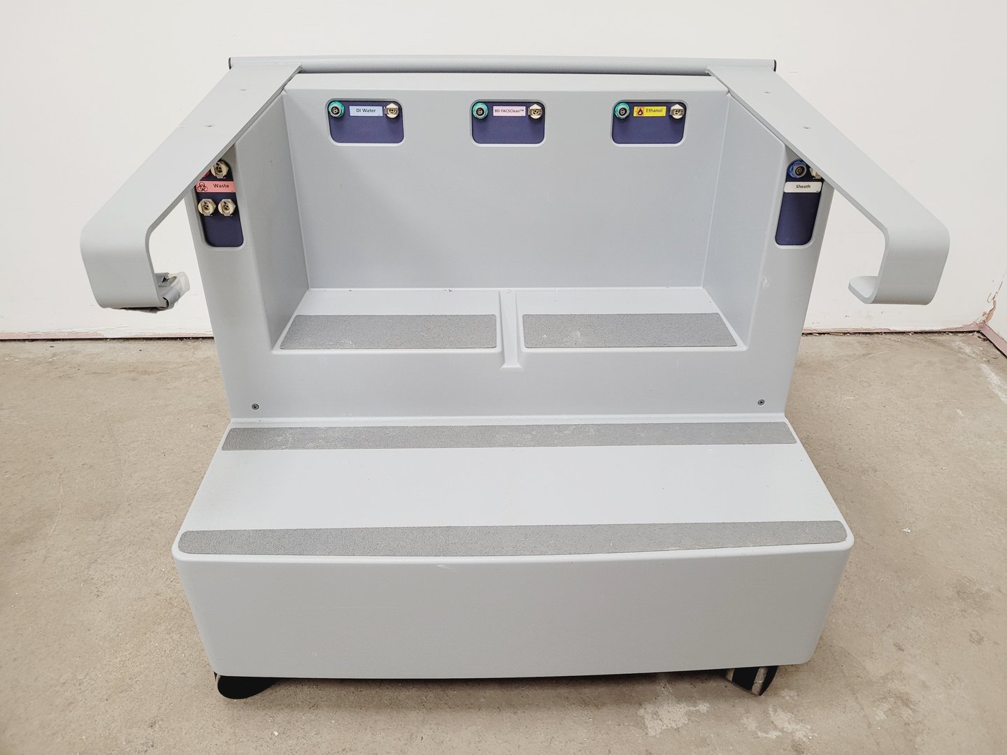 Image of BD Biosciences FACSAria II Cell Sorter w/ Fluids Cart PC & Accessories Lab