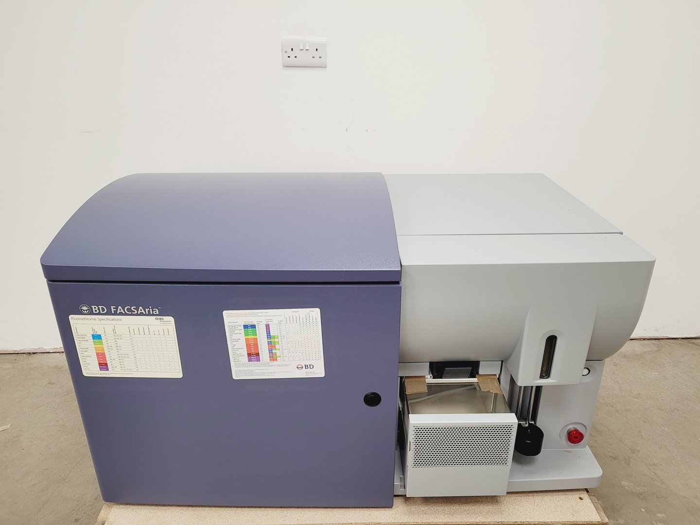 Image of BD Biosciences FACSAria II Cell Sorter w/ Fluids Cart PC & Accessories Lab