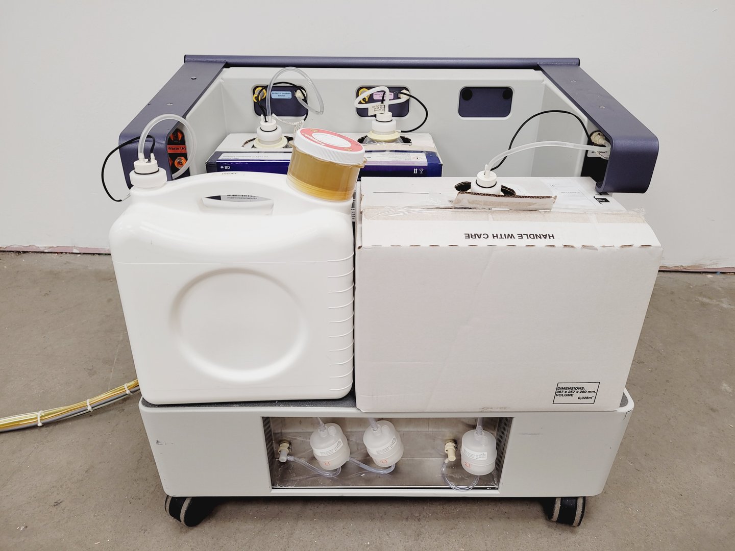 Image of BD Biosciences FACSCanto II Cell Sorter w/ Fluidics Cart & PC Lab