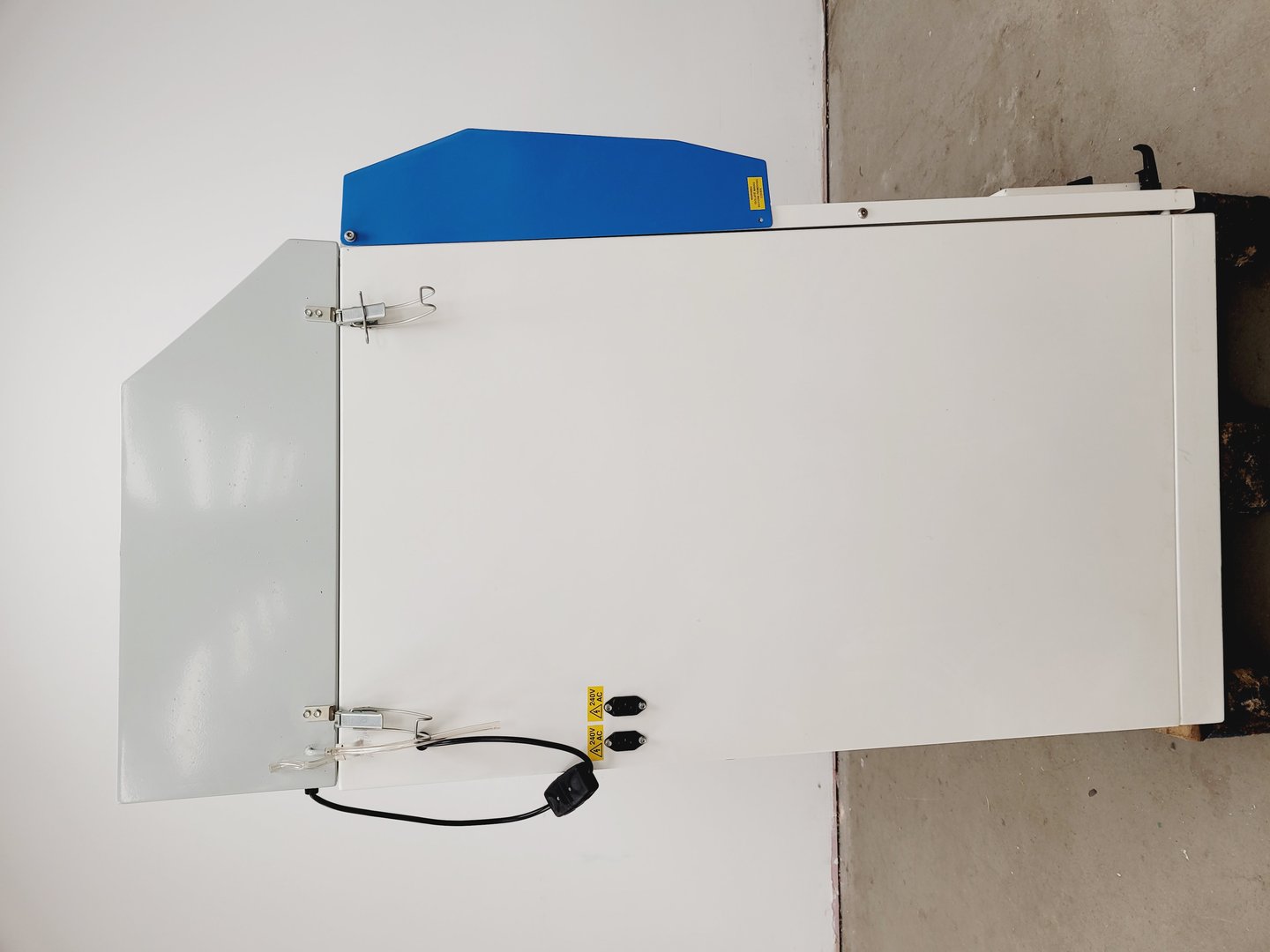 Image of Walker Class 2 II Microbiological Safety Cabinet with Stand Lab