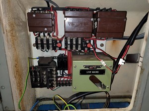 Thumbnail image of CVA Model 1A Series 111 Engineering Workshop Lathe & Tool Cabinet