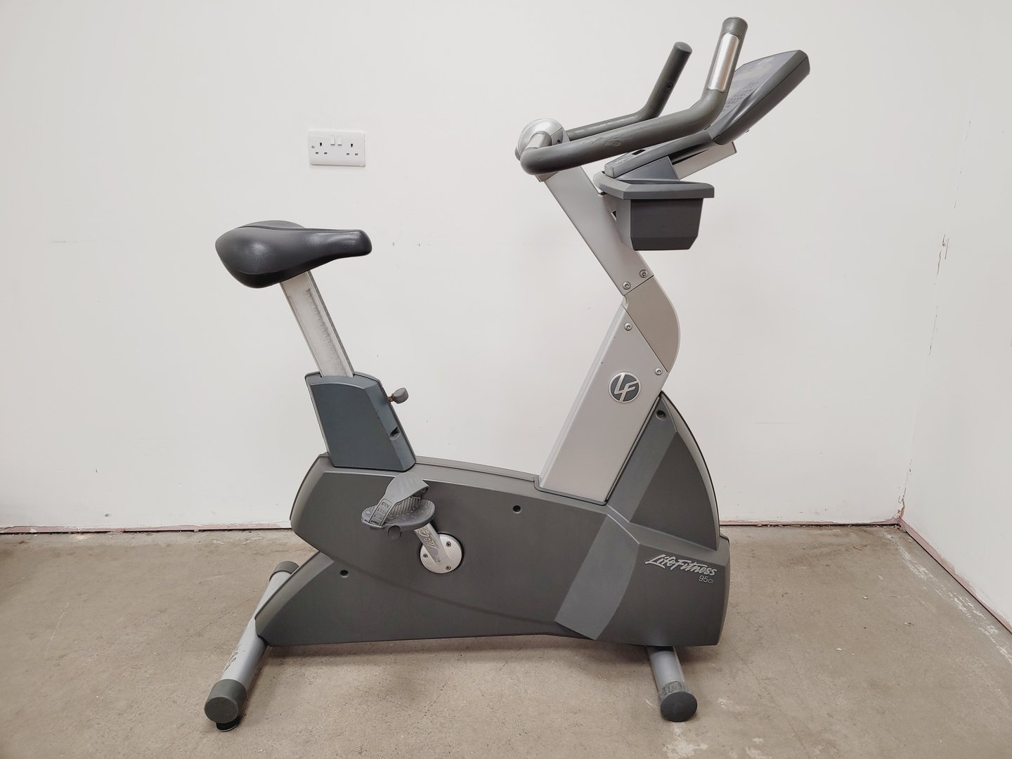 Image of Life Fitness 95ci Upright Cycle Exercise Bike (Needs New Battery)