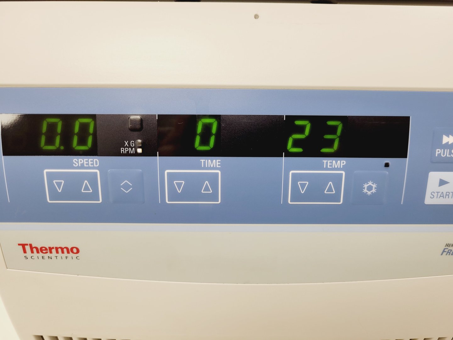 Image of Thermo Scientific Heraeus Fresco 21 Refrigerated Benchtop Centrifuge Lab