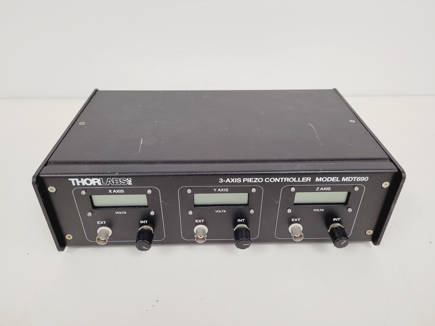 Image of Thorlabs MDT690 3-Axis Piezo Controller Lab
