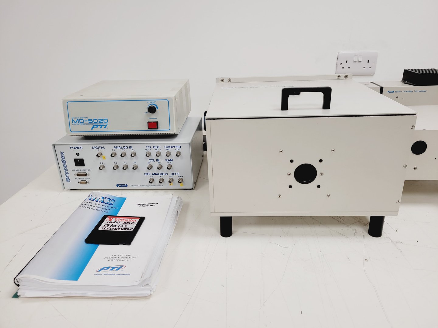 PTI Photon Technology International Fluorimeter System Lab