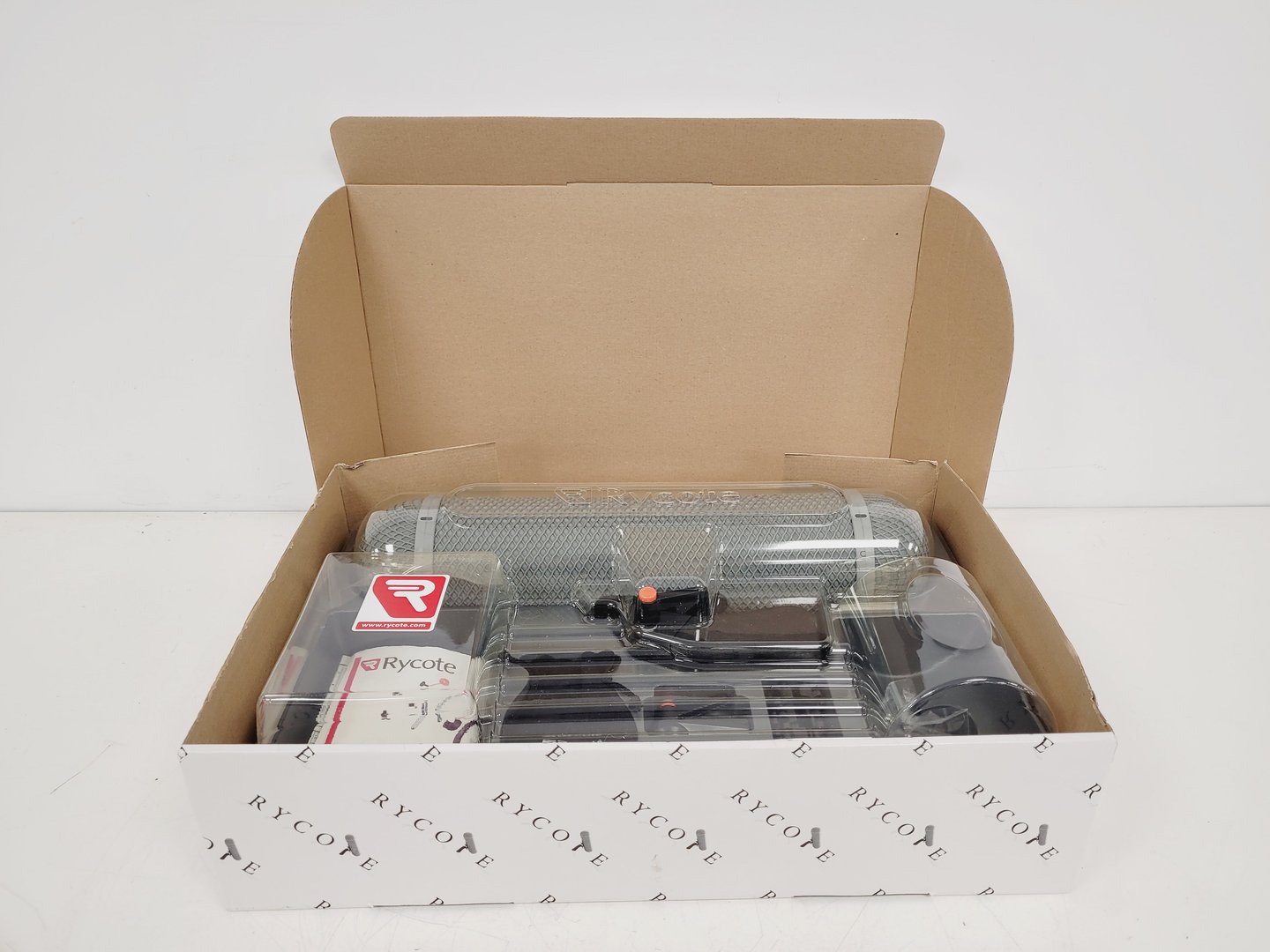 Image of 4 x Rycote Modular Microphone Windshields WS4 with 2 x Microphones & Windjammers