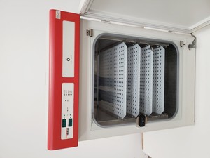 Thumbnail image of Nuaire NU-5500E Thermal Control Status CO2 Laboratory Incubator Lab Faulty