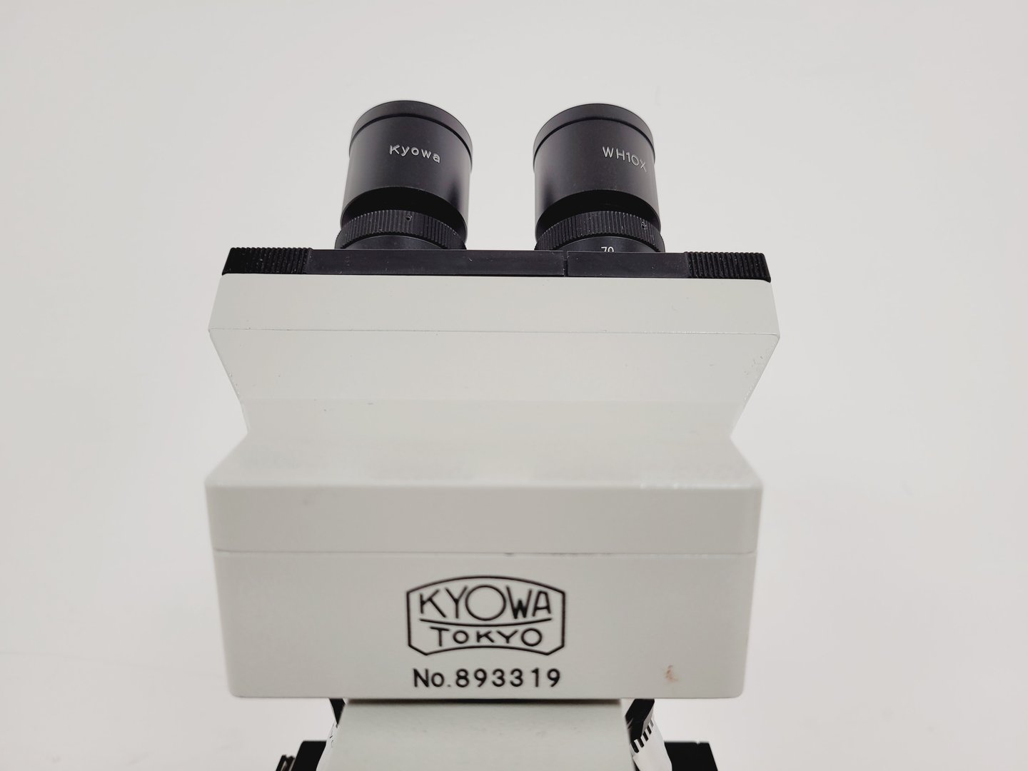 Image of Kyowa Medilux-12 Binocular Microscope  No. 813319 w/ 4 x Objectives Lab