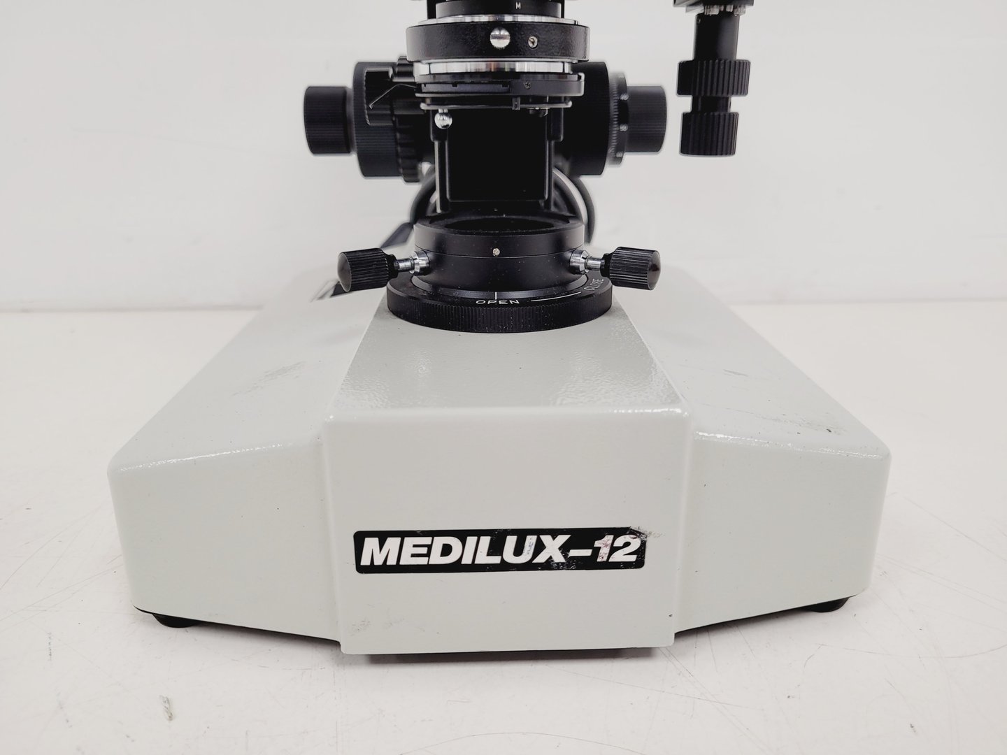 12 Microscope Kyowa Medilux-12 Binocular Microscope with 4 x Objectives Lab