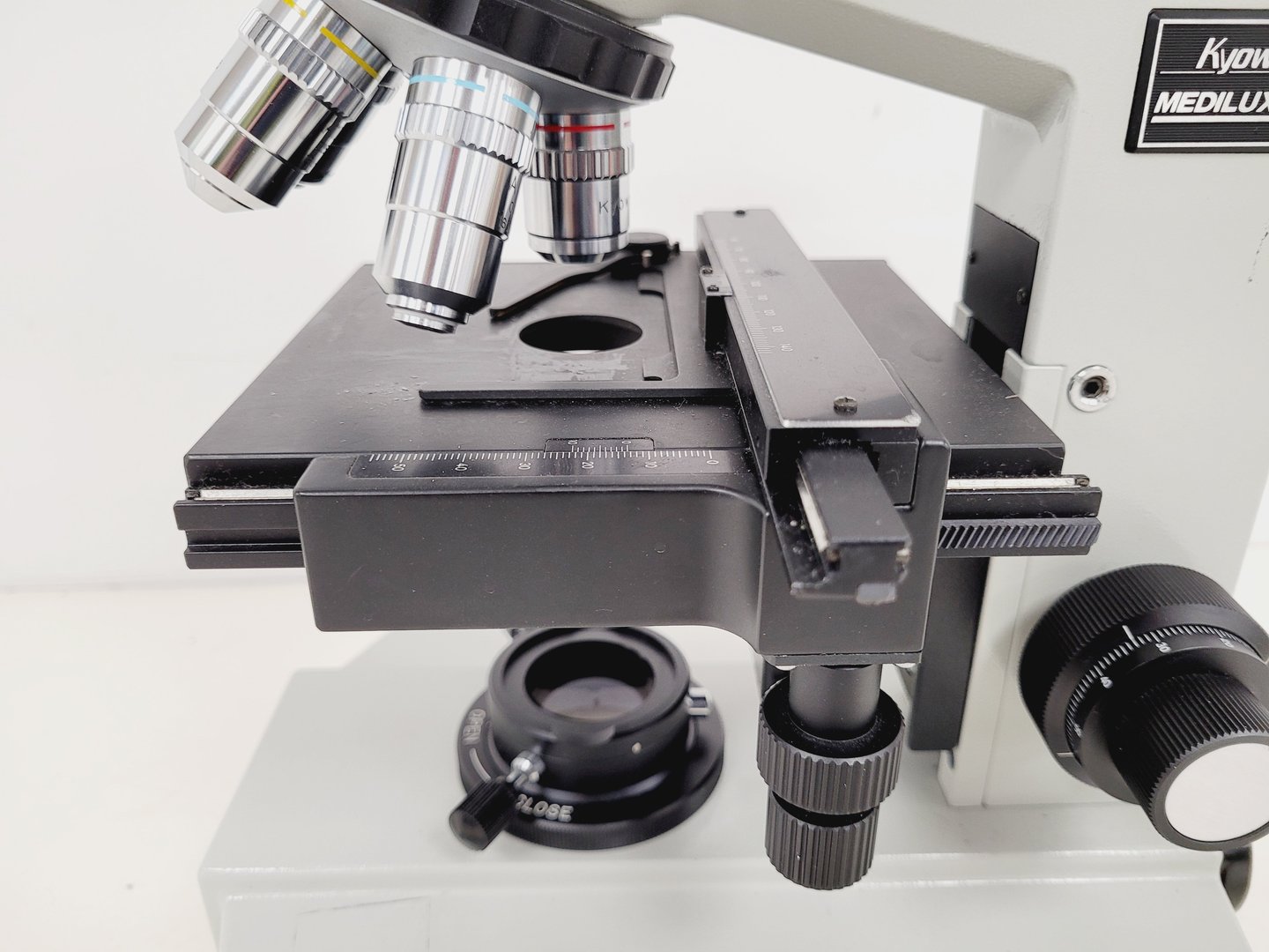Image of Kyowa Medilux-12 Binocular Microscope with 4 x Objectives Lab