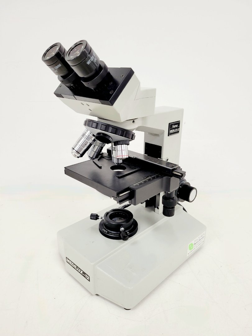 Image of Kyowa Medilux-12 Binocular Microscope with 4 x Objectives Lab