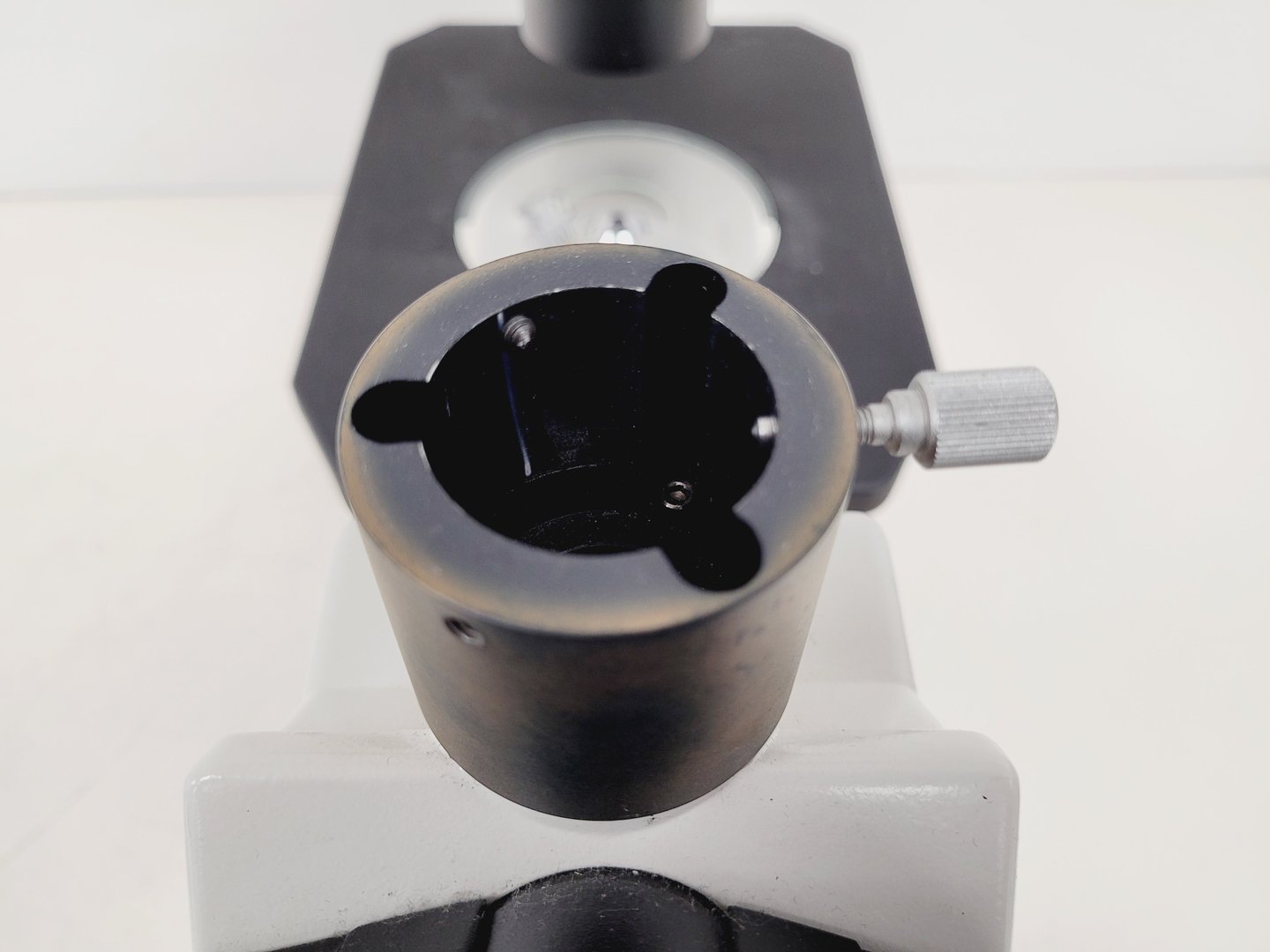 Image of Motic AE21 Series Inverted Trinocular Microscope with 4 x Objectives Lab
