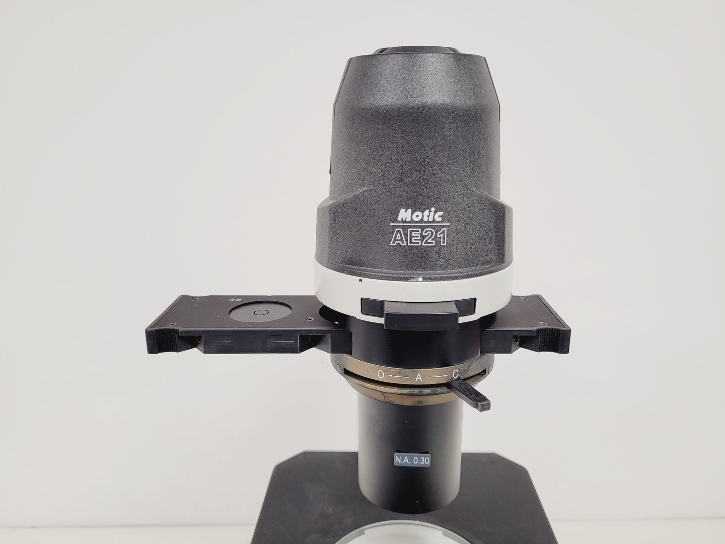 Image of Motic AE21 Series Inverted Trinocular Microscope with 4 x Objectives Lab