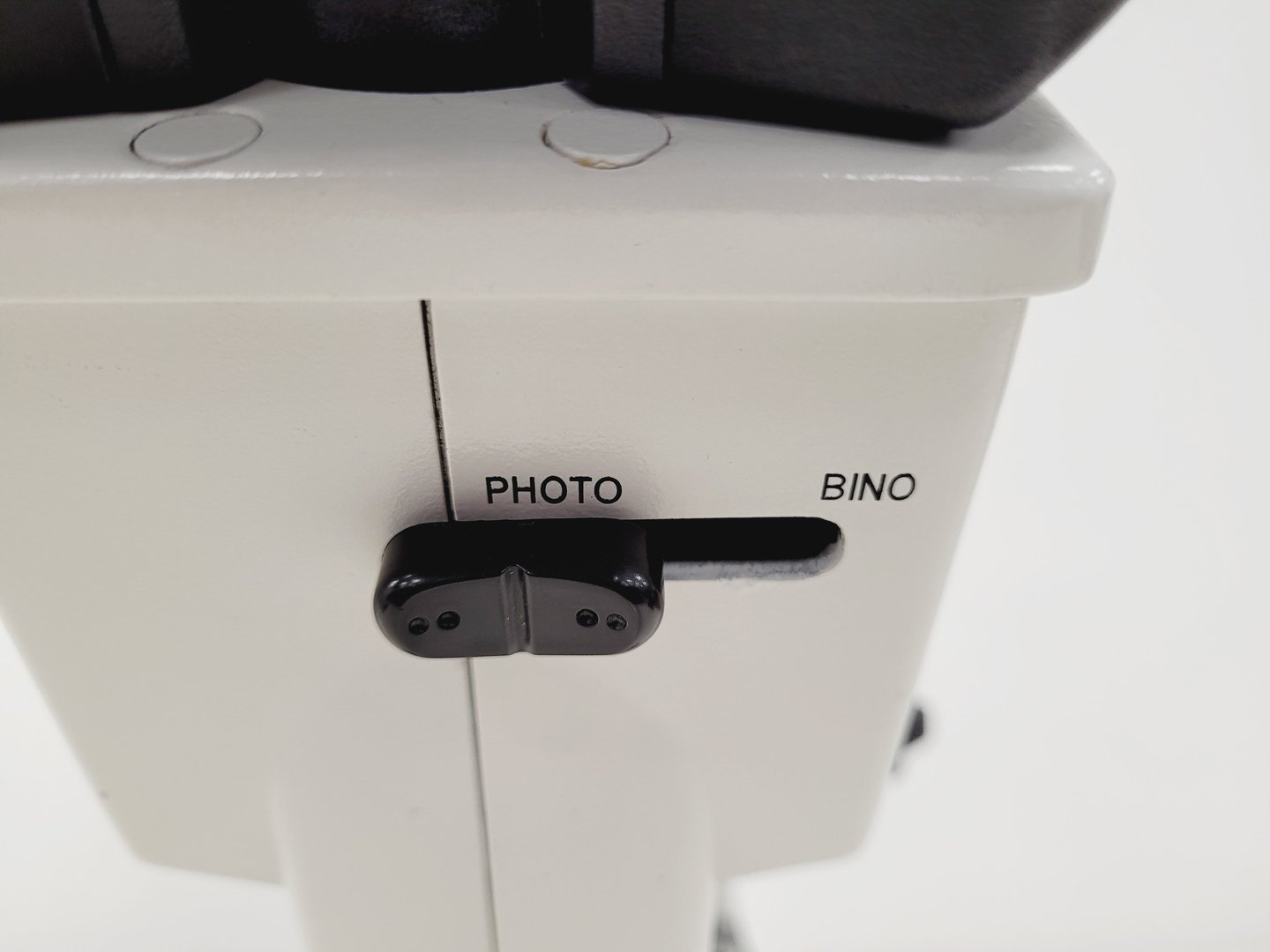 Image of Motic AE21 Series Inverted Trinocular Microscope with 4 x Objectives Lab