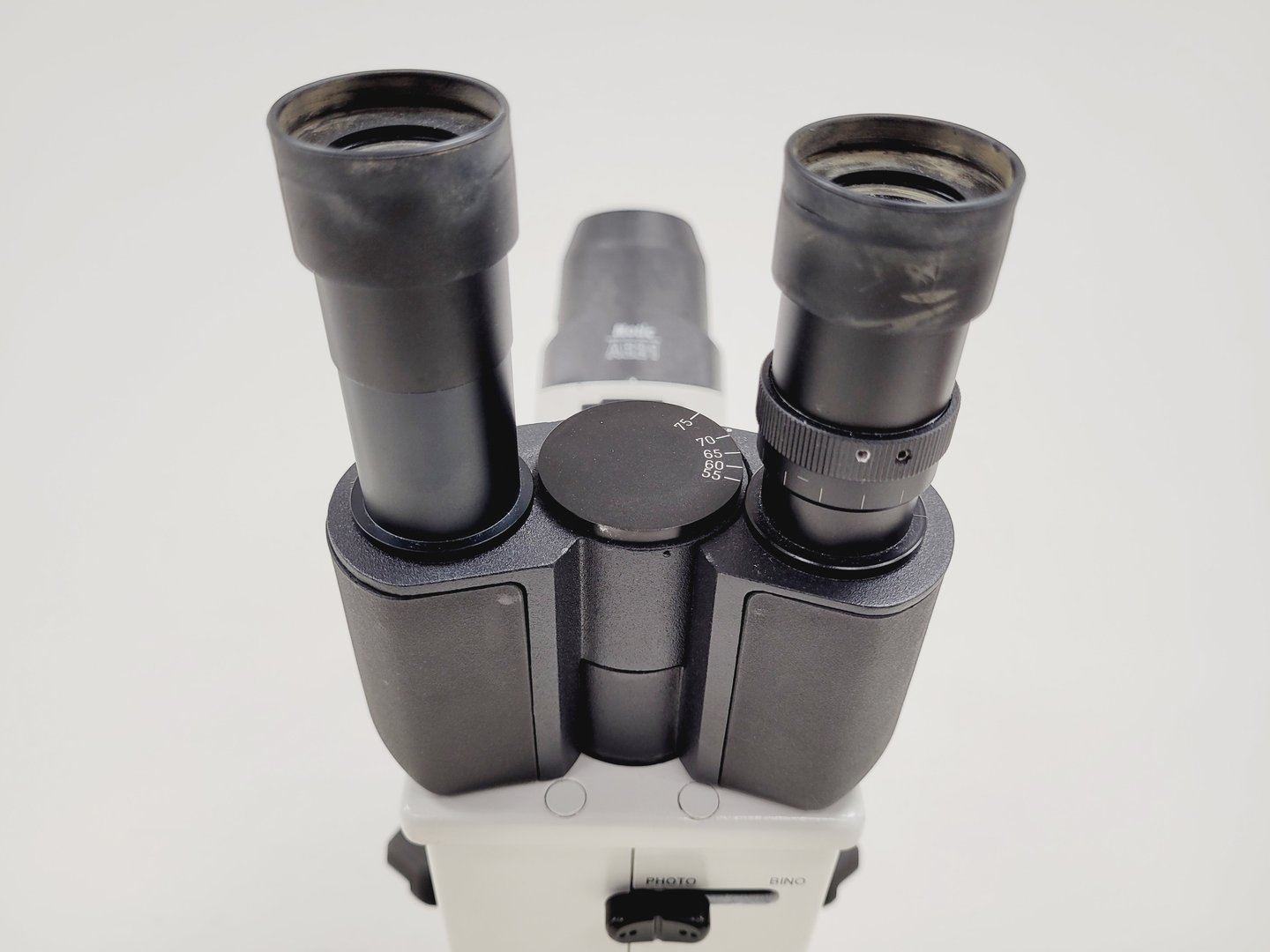 Image of Motic AE21 Series Inverted Trinocular Microscope with 4 x Objectives Lab