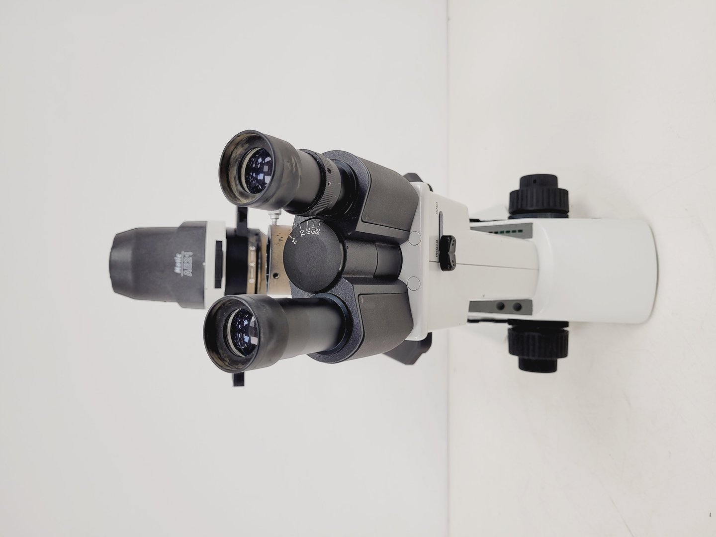 Image of Motic AE21 Series Inverted Trinocular Microscope with 4 x Objectives Lab