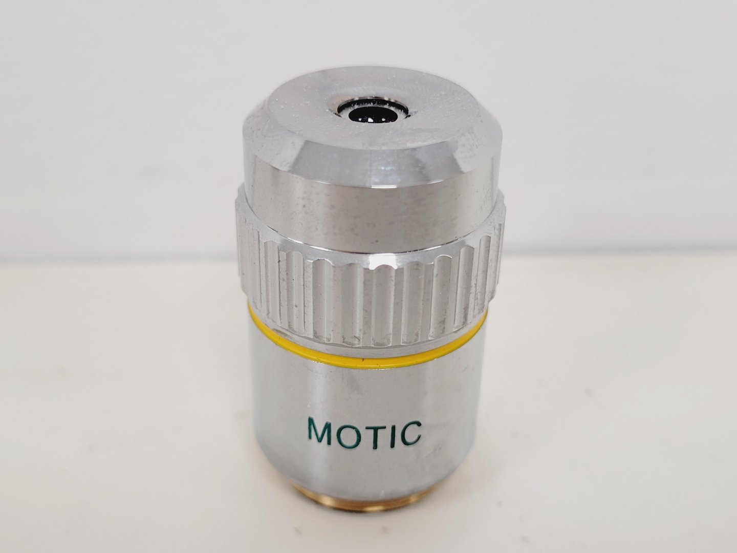 Image of Motic AE21 Series Inverted Trinocular Microscope with 4 x Objectives Lab