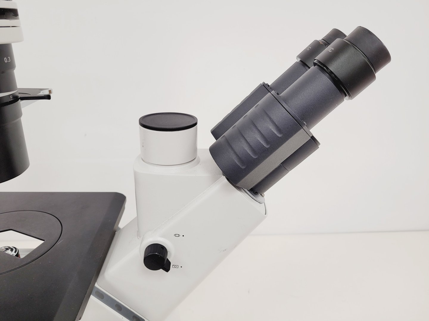 Image of Motic AE2000 Inverted Microscope with 4 x Objectives Lab