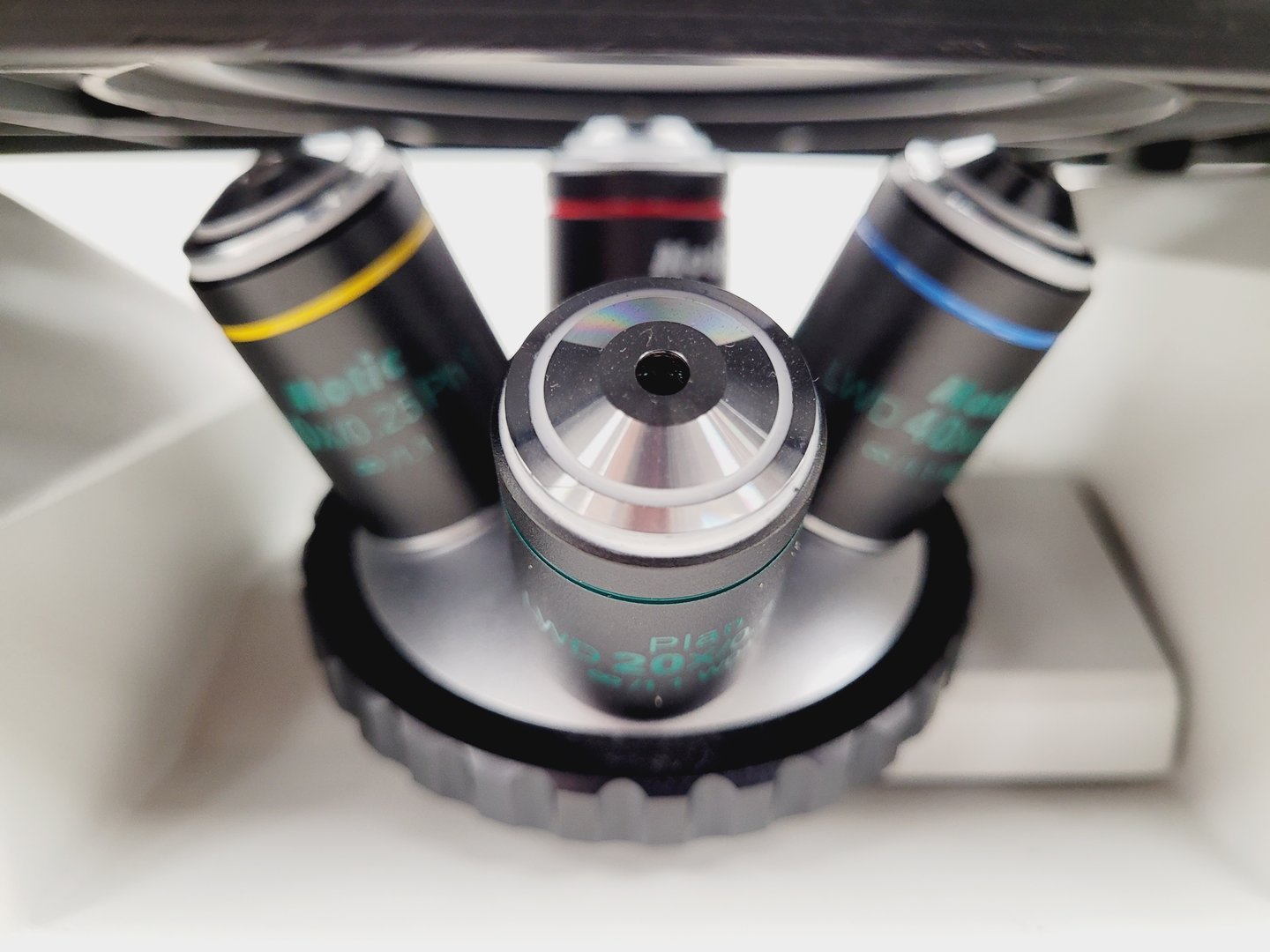 Image of Motic AE2000 Inverted Microscope with 4 x Objectives Lab