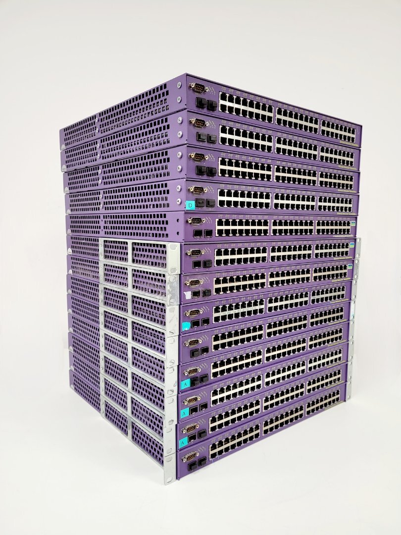 Image of 13 x Extreme Network Summit 48Si Fast Port Ethernet Switches 15601 48 Port Lab