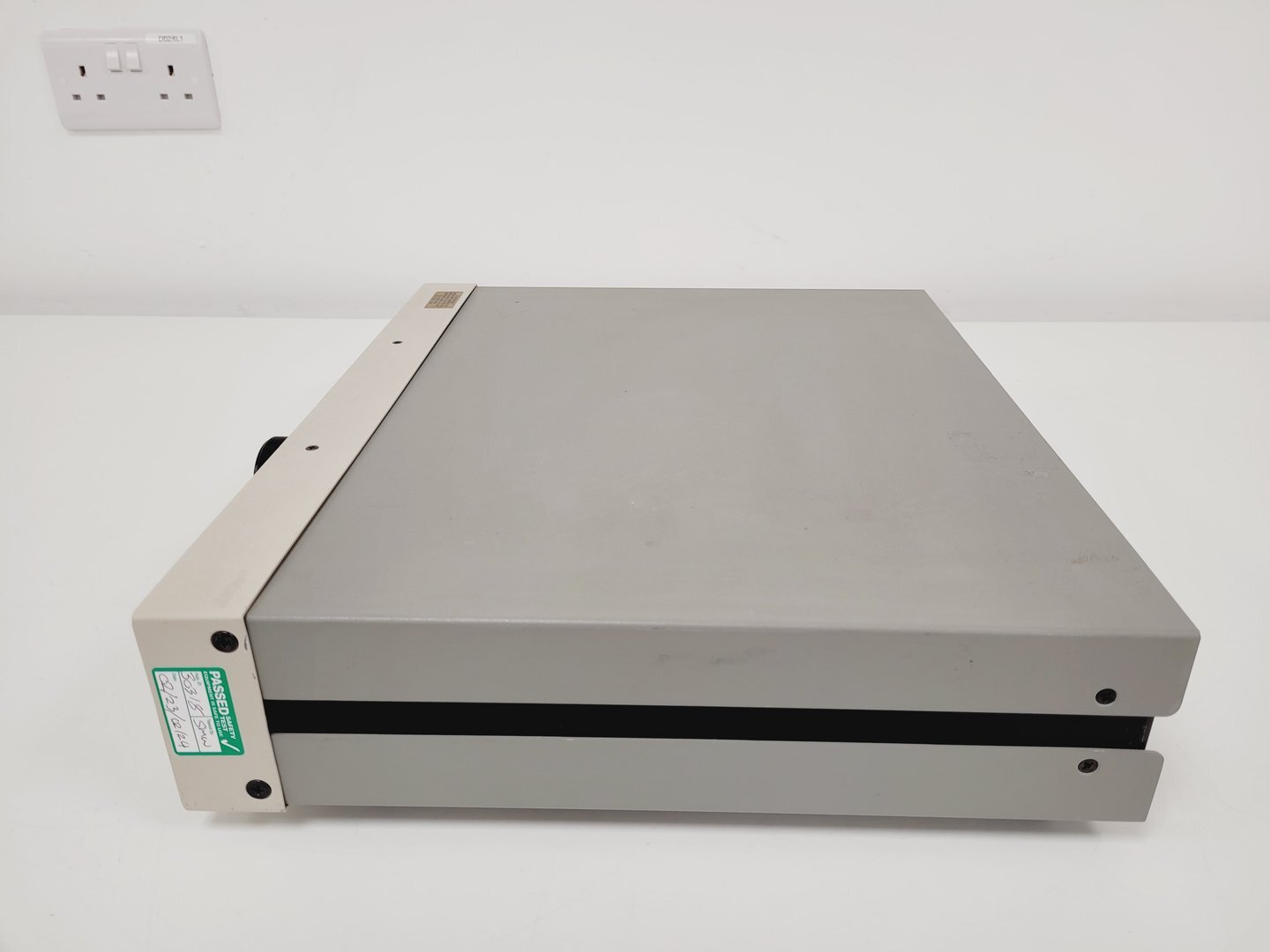 Image of Stanford Research Systems SR400 Two Channel Gated Photon Counter Lab