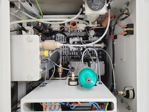 Thumbnail image of Peak Scientific NM30LA-MS Nitrogen Generator 