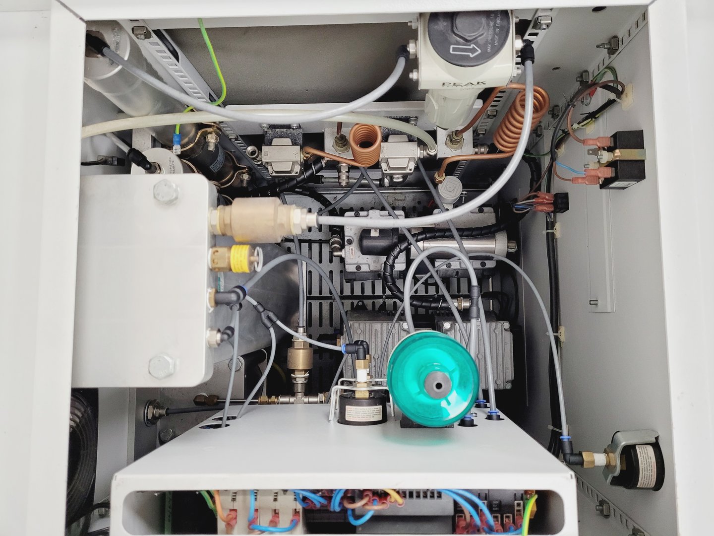 Image of Peak Scientific NM30LA-MS Nitrogen Generator 