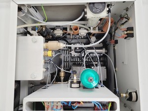 Thumbnail image of Peak Scientific NM30LA-MS Nitrogen Generator 