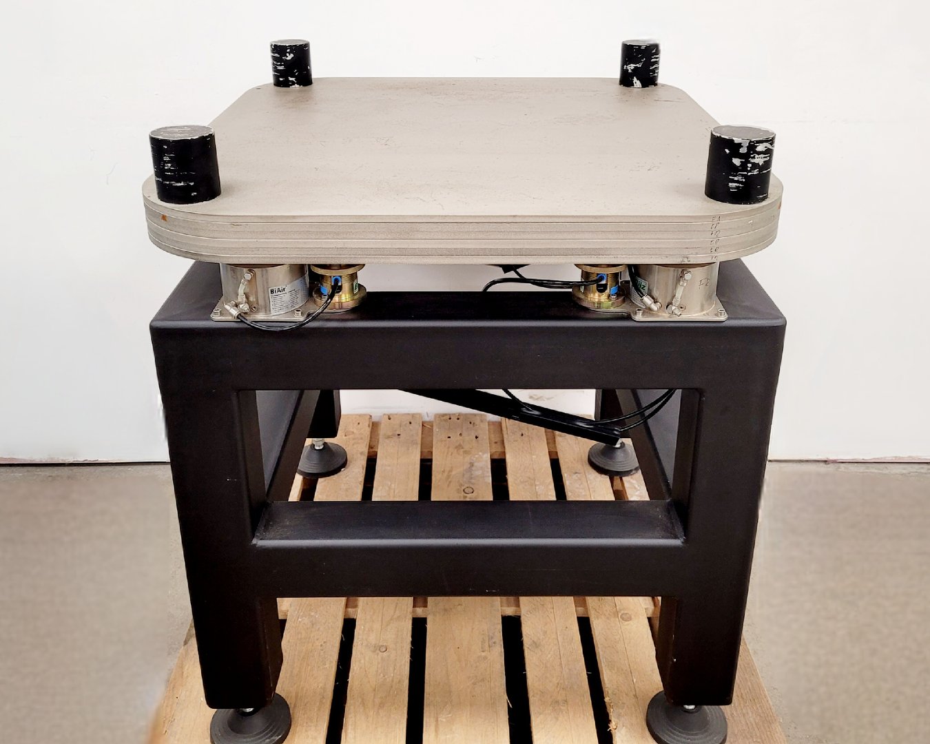 Image of Bilz BiAir Laboratory Vibration Isolation Optical Table Lab