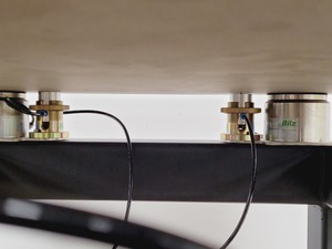 Thumbnail image of Bilz BiAir Laboratory Vibration Isolation Optical Table Lab